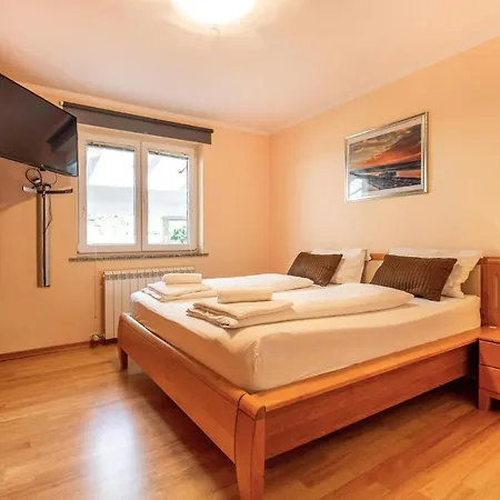 Beautiful In W/ Outdoor Swimming Pool, Sauna And 2 Bedrooms Portorož