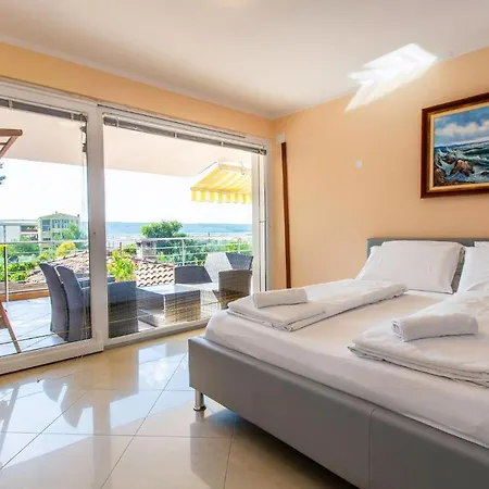 Beautiful In W/ Outdoor Swimming Pool, Sauna And 2 Bedrooms Apartmán *