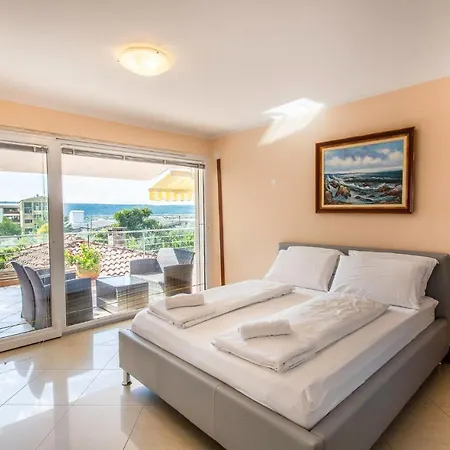 Apartmán Beautiful In W/ Outdoor Swimming Pool, Sauna And 2 Bedrooms